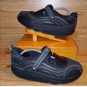 Pre-owned shape up sporty mary jane by skechers